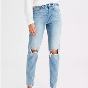 AE Ripped Mom Jean, size 10, cool classic
